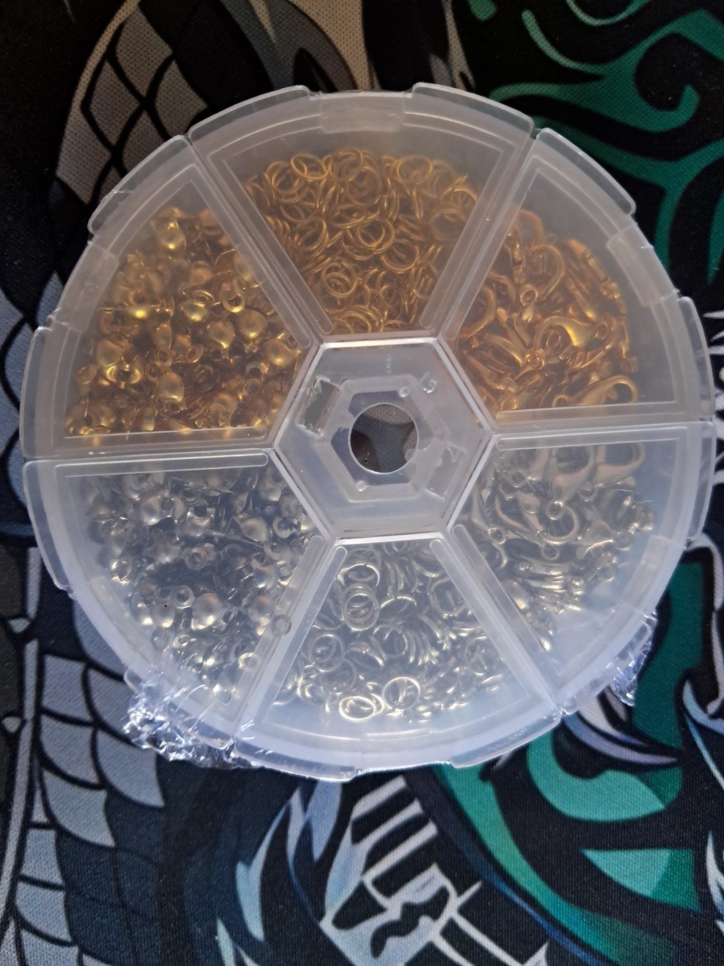 Jewellery Findings in Round Compartment Organiser - Image 2